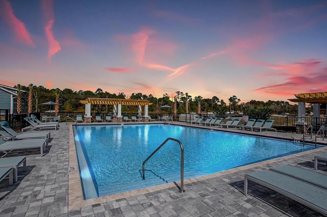 One Key Lux Apt - Lpga Speedway Airport Beach location
